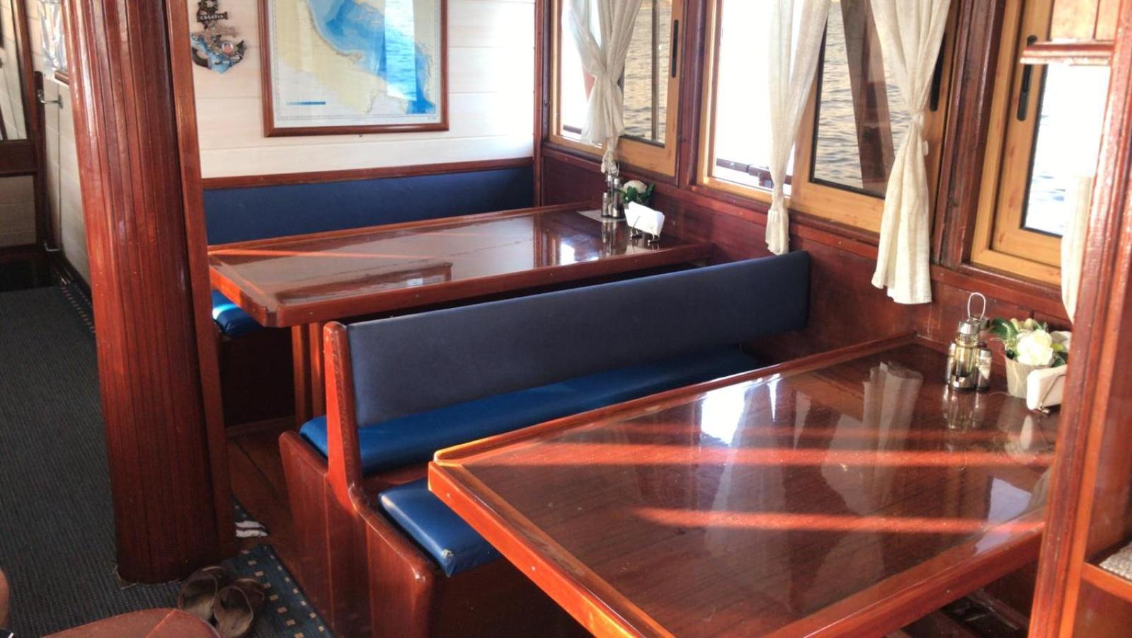 Rhythm Floating Accom - Split Hotel ภายนอก รูปภาพ
