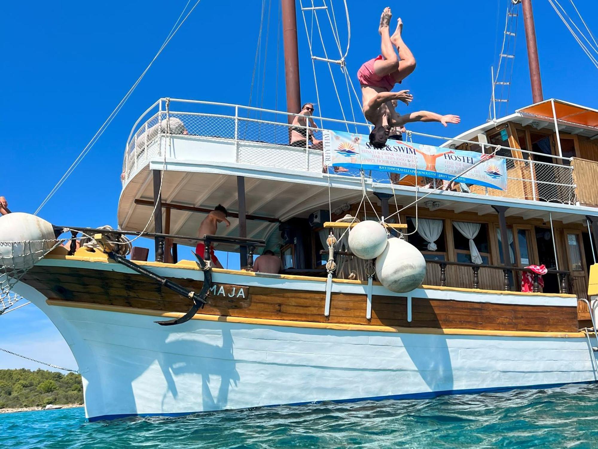 Rhythm Floating Accom - Split Hotel ภายนอก รูปภาพ
