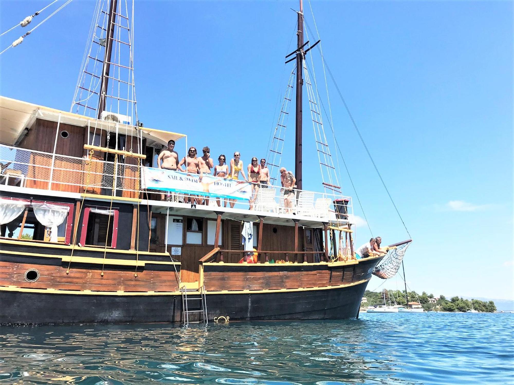 Rhythm Floating Accom - Split Hotel ภายนอก รูปภาพ
