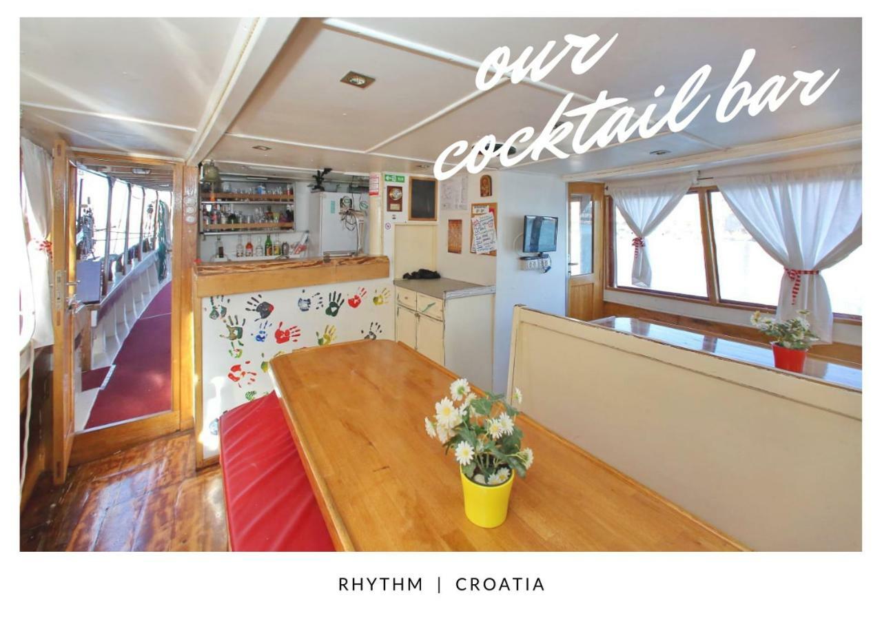 Rhythm Floating Accom - Split Hotel ภายนอก รูปภาพ